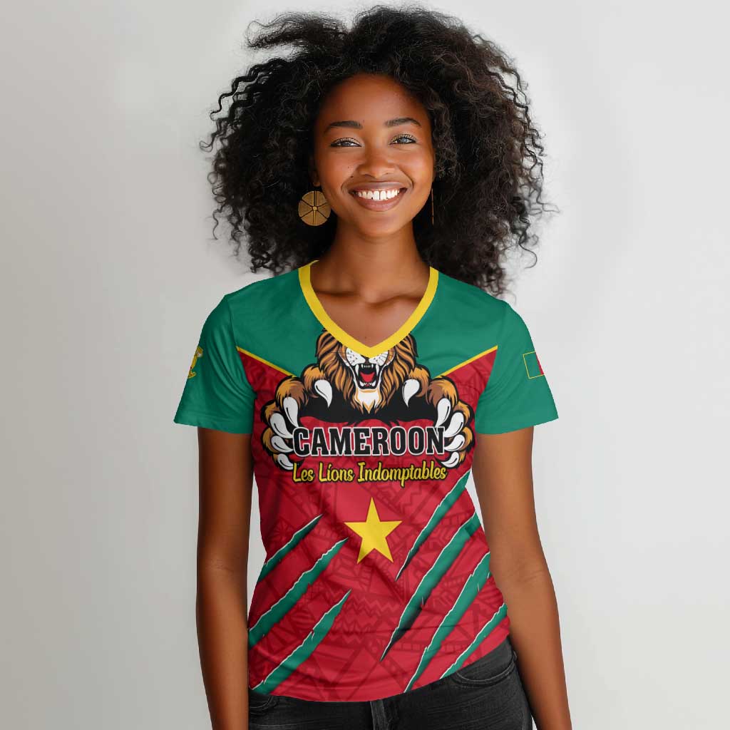 Support Les Lions Indomptables - Cameroon Football Women V-Neck T-Shirt