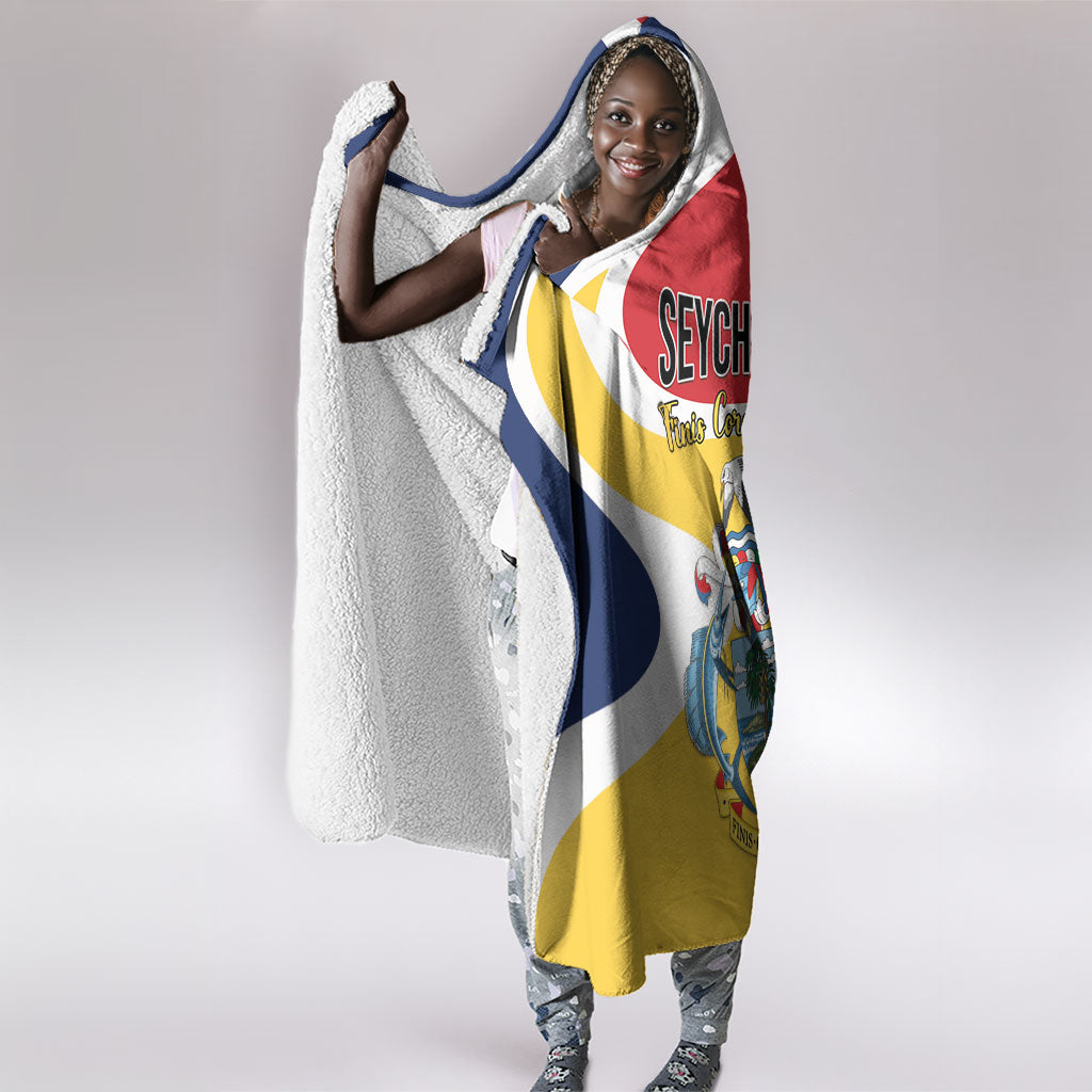 Seychelles Hooded Blanket Finis Coronat Opus