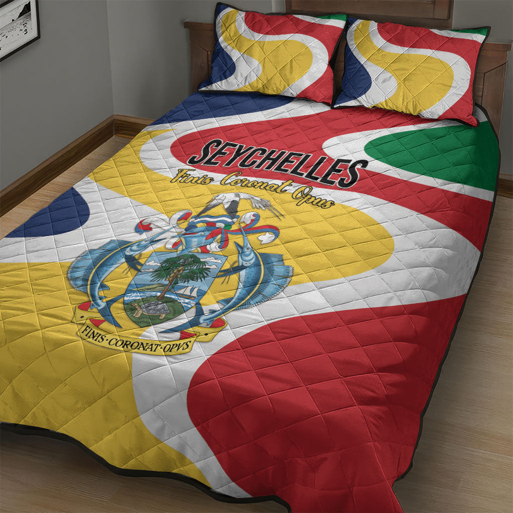 Seychelles Quilt Bed Set Finis Coronat Opus