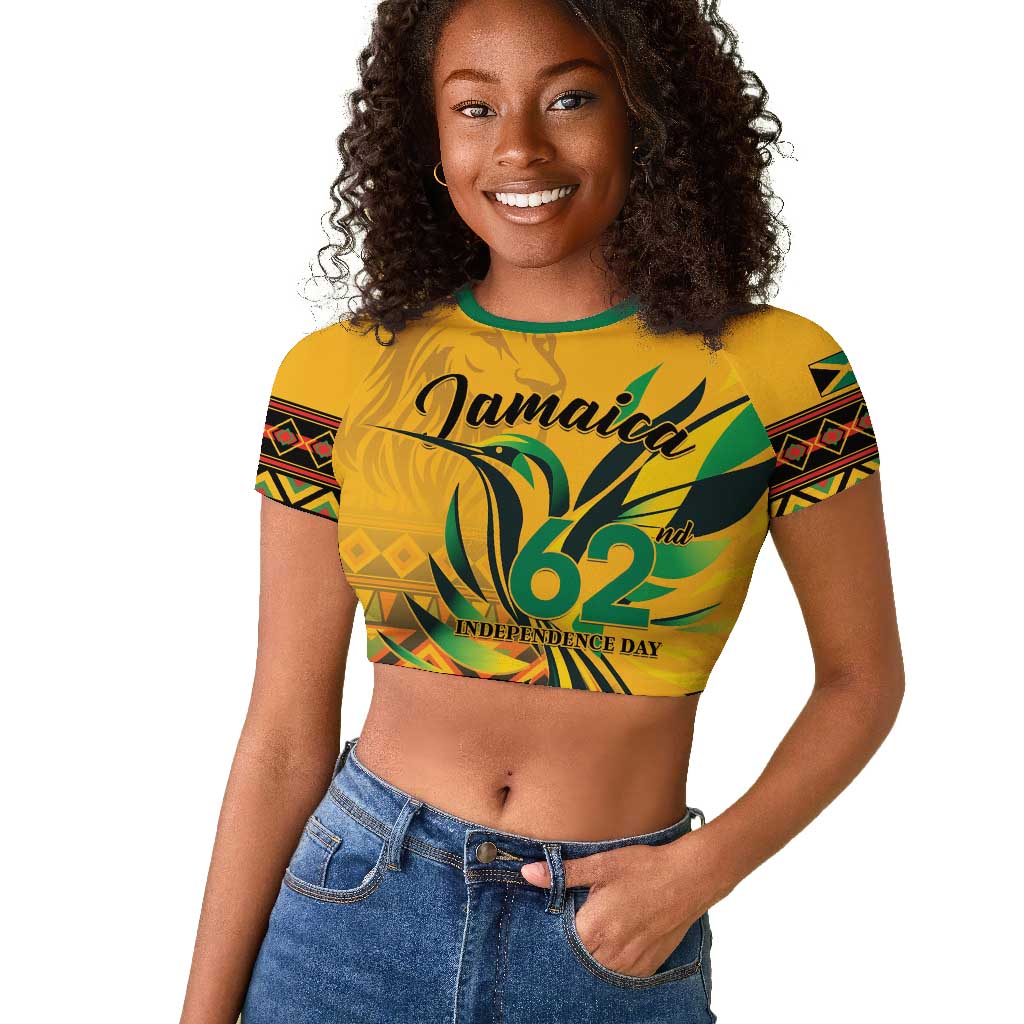 Personalized Black Jamaican Independence Day 1962 Raglan Cropped T shirt Jumieka Streamertail Reggae Pattern