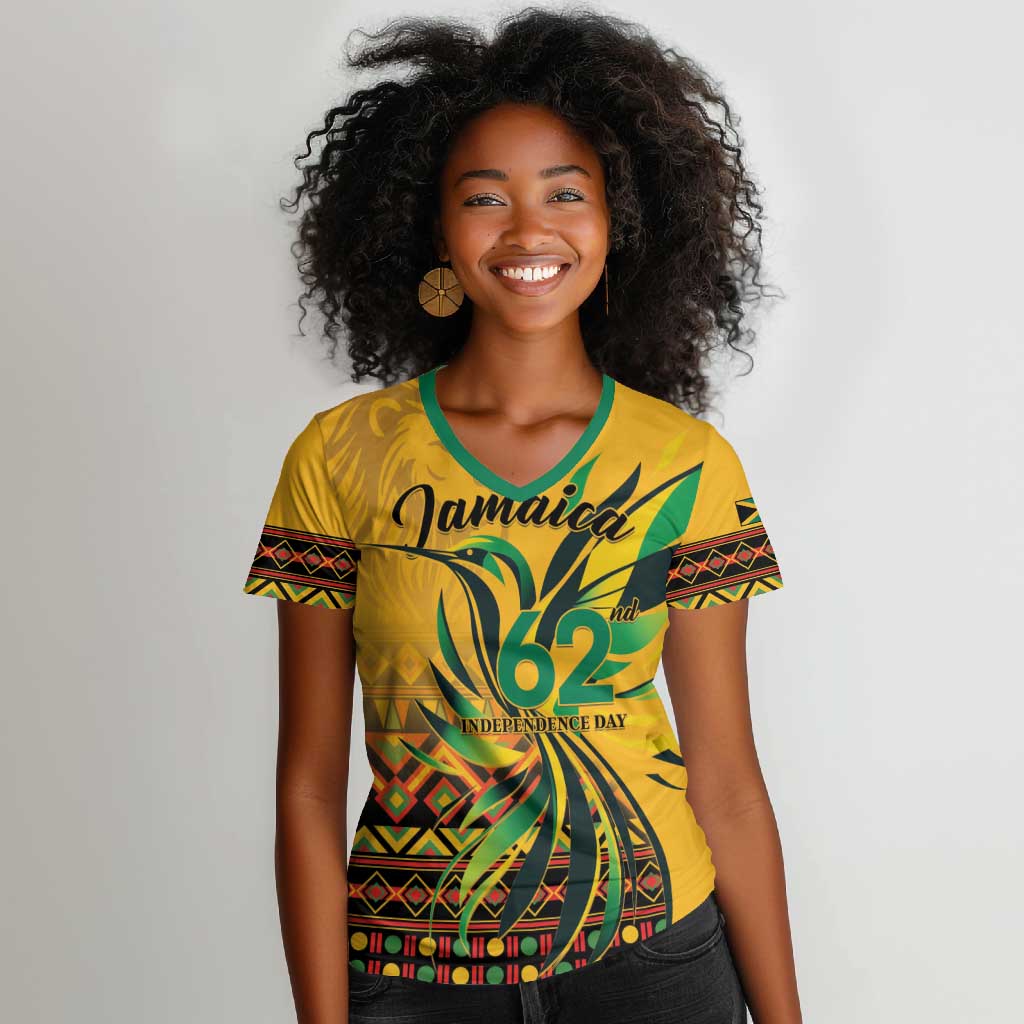 Personalized Black Jamaican Independence Day 1962 Women V-Neck T-Shirt Jumieka Streamertail Reggae Pattern