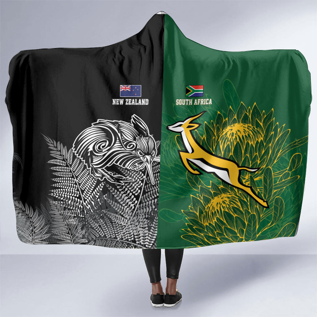 South Africa - New Zealand Greatest Rivals Rugby Hooded Blanket Bokke Vs Kiwi