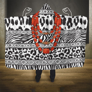 Nigeria Traditional Coral Bead Attire Hooded Blanket African Tribal Element Wild Animal Skins