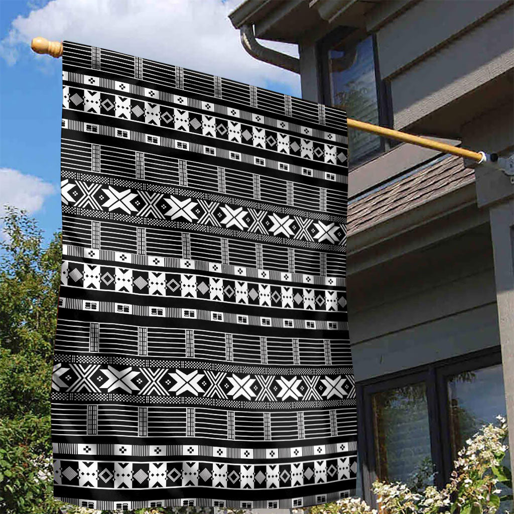 Pano De Terra Motifs Cabo Verde Garden Flag Black Color