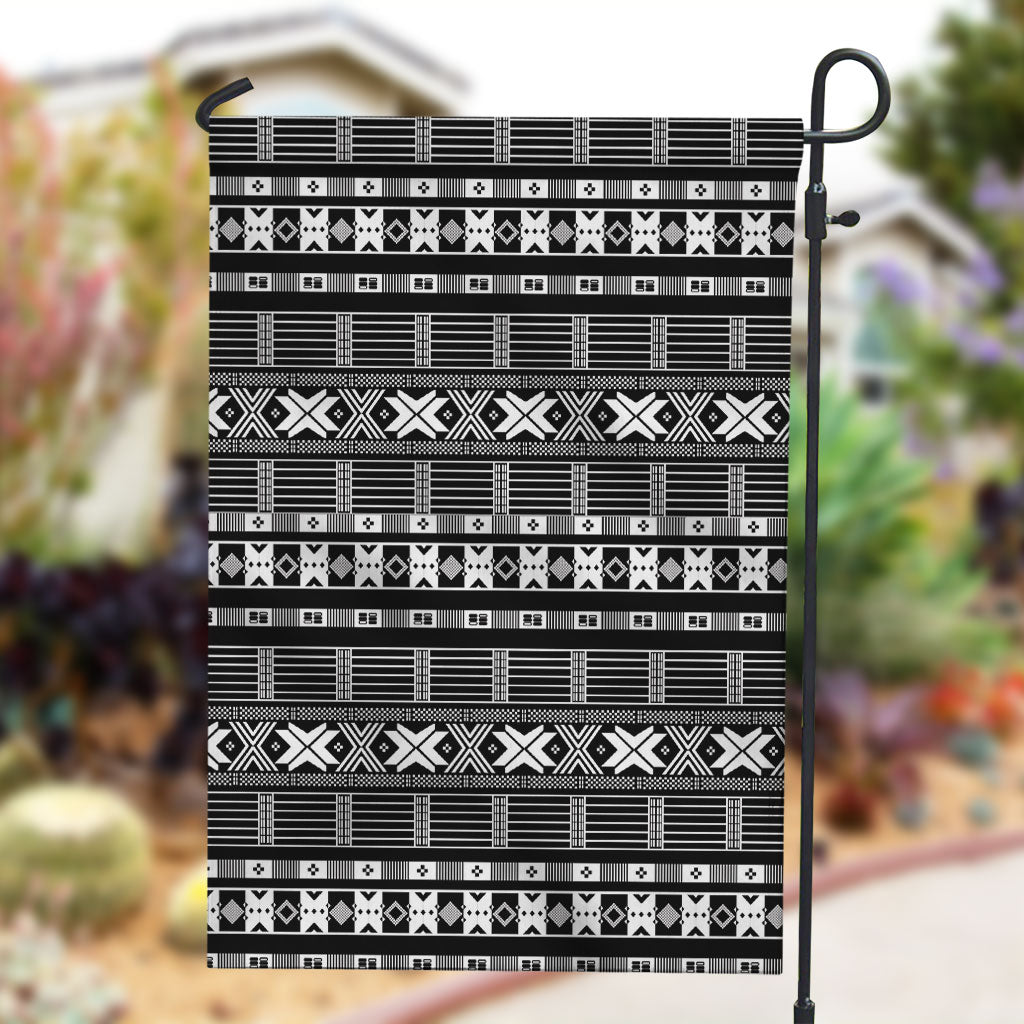 Pano De Terra Motifs Cabo Verde Garden Flag Black Color