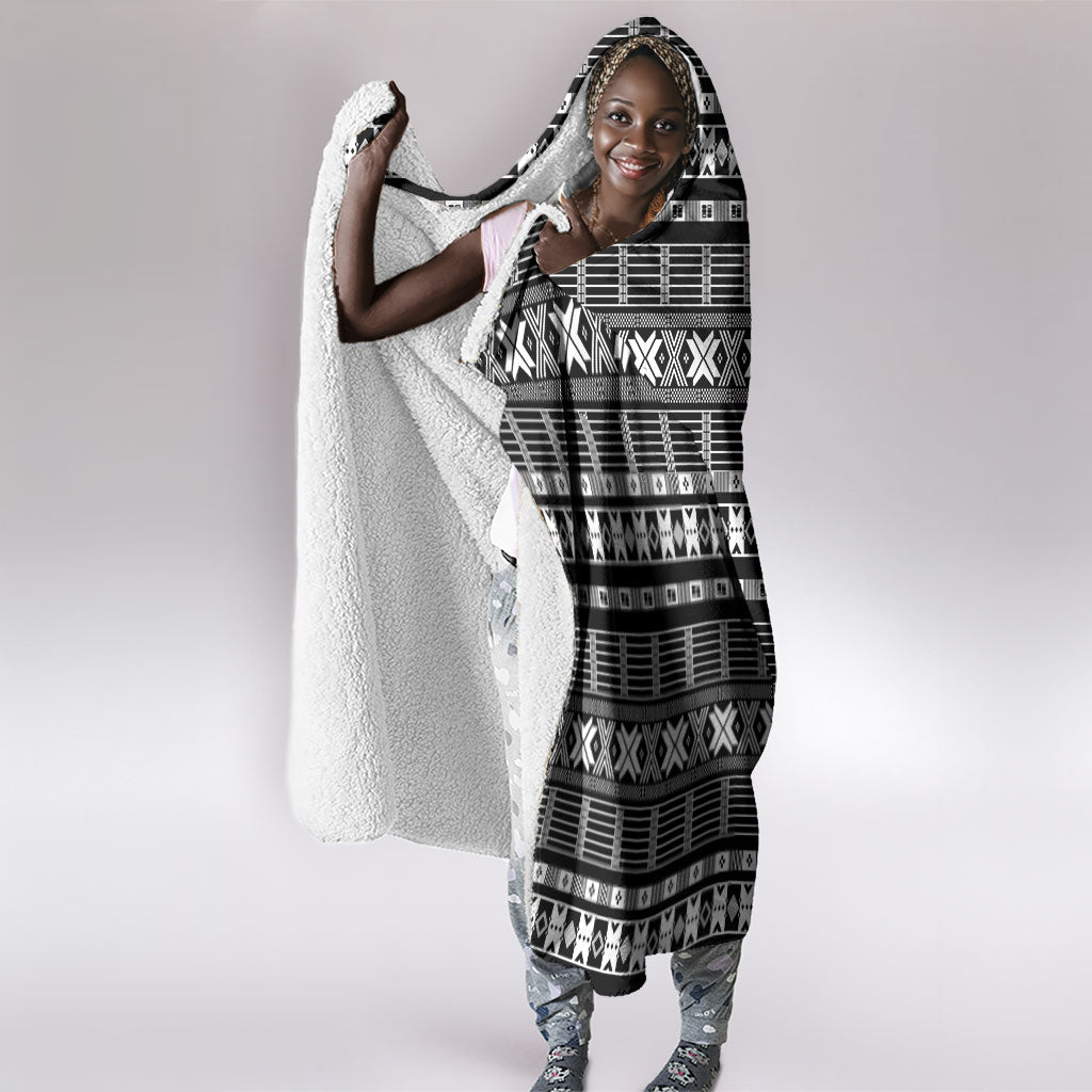 Pano De Terra Motifs Cabo Verde Hooded Blanket Black Color