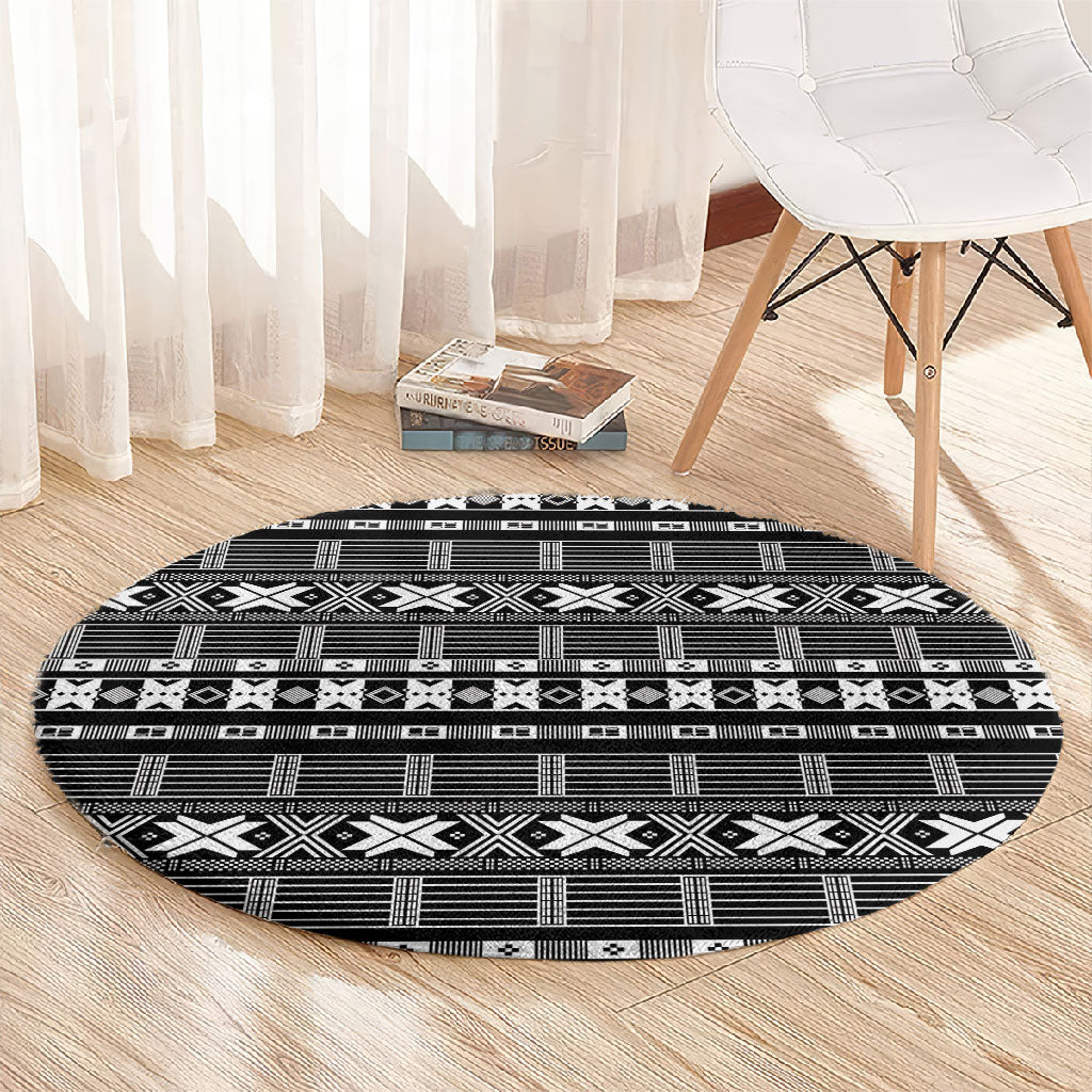 Pano De Terra Motifs Cabo Verde Round Carpet Black Color
