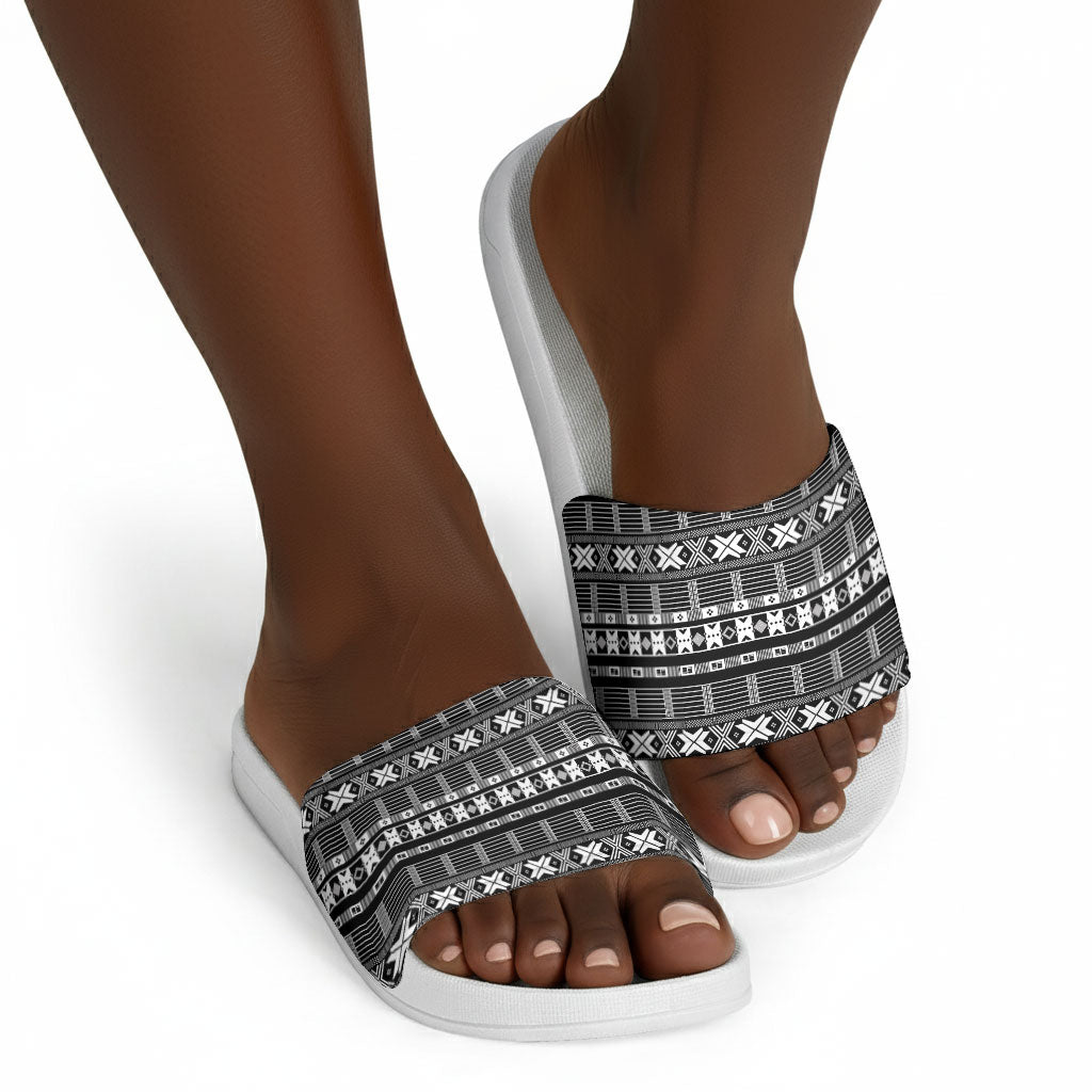 Pano De Terra Motifs Cabo Verde Slide Sandals Black Color