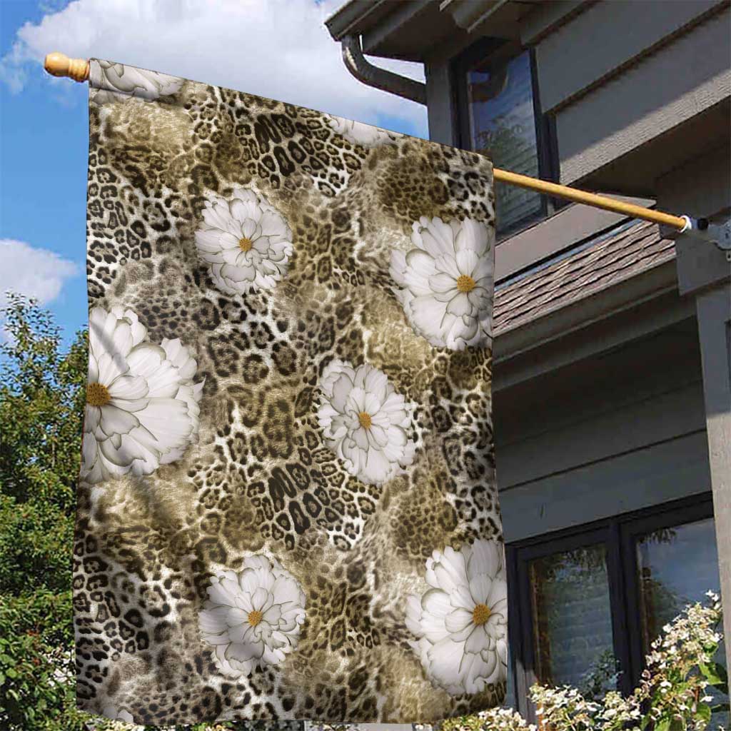 African Leopard Floral Pattern Garden Flag Sahara Pearl