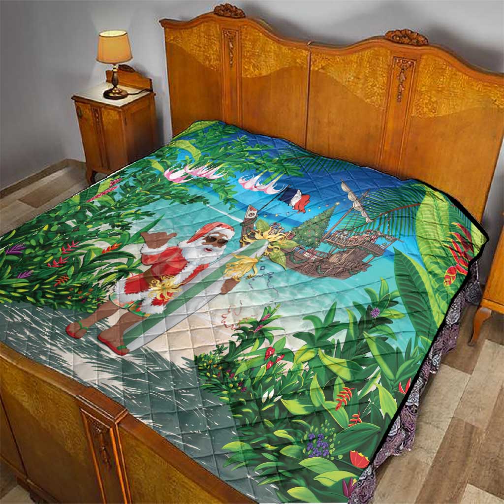 Afro Christmas in Mayotte Quilt Santa Chill on Tropical Beach - African Pride