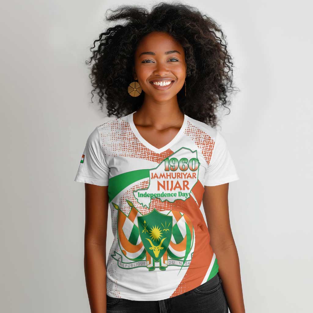 Personalized Happy Jamhuriyar Nijar Independence Day Women V-Neck T-Shirt Coat Of Arm With Niger Map