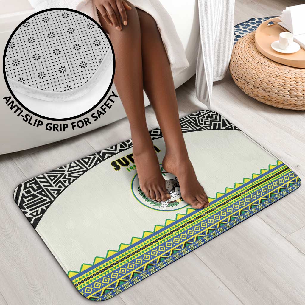 Sudan 1956-1970 Bathroom Set With African Pattern