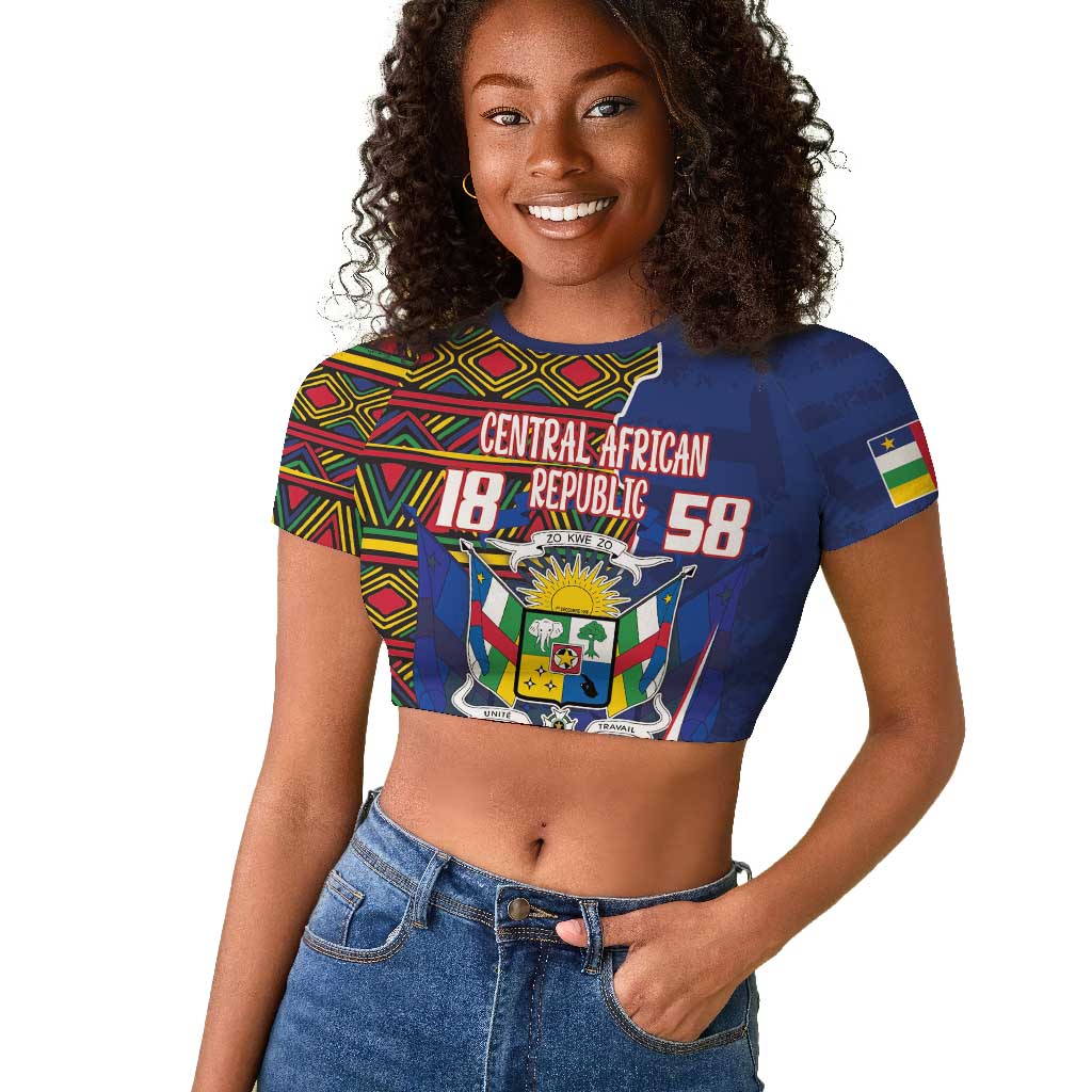 Personalized Central African Republic Coat Of Arms Raglan Cropped T shirt Kente Pattern