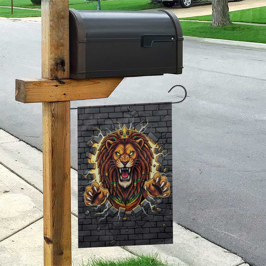 Black Jamaicans Rasta Lion Garden Flag Reggae Lion Breaking Wall Design - African Pride