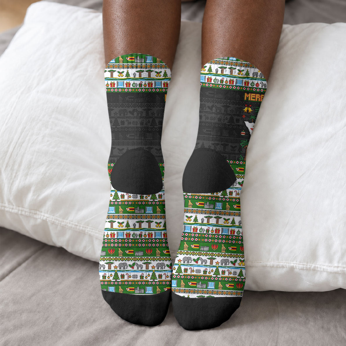 Zimbabwe Christmas Bird Elephant Crew Socks Kisimusi Yakanaka - Bird Victoria Falls - Ugly Pixel Art
