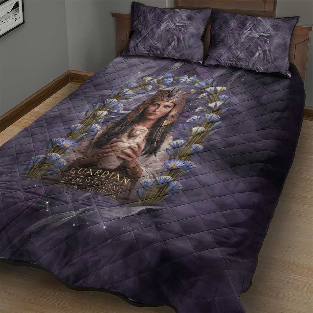 Anput Sacred Urn Quilt Bed Set with Papyrus Flowers Egyptian Guardian in Violet Mist
