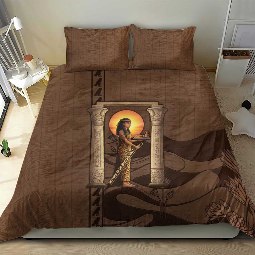 Imenet Sunlit Temple Columns Bedding Set with Ancient Egyptian Offering Scene