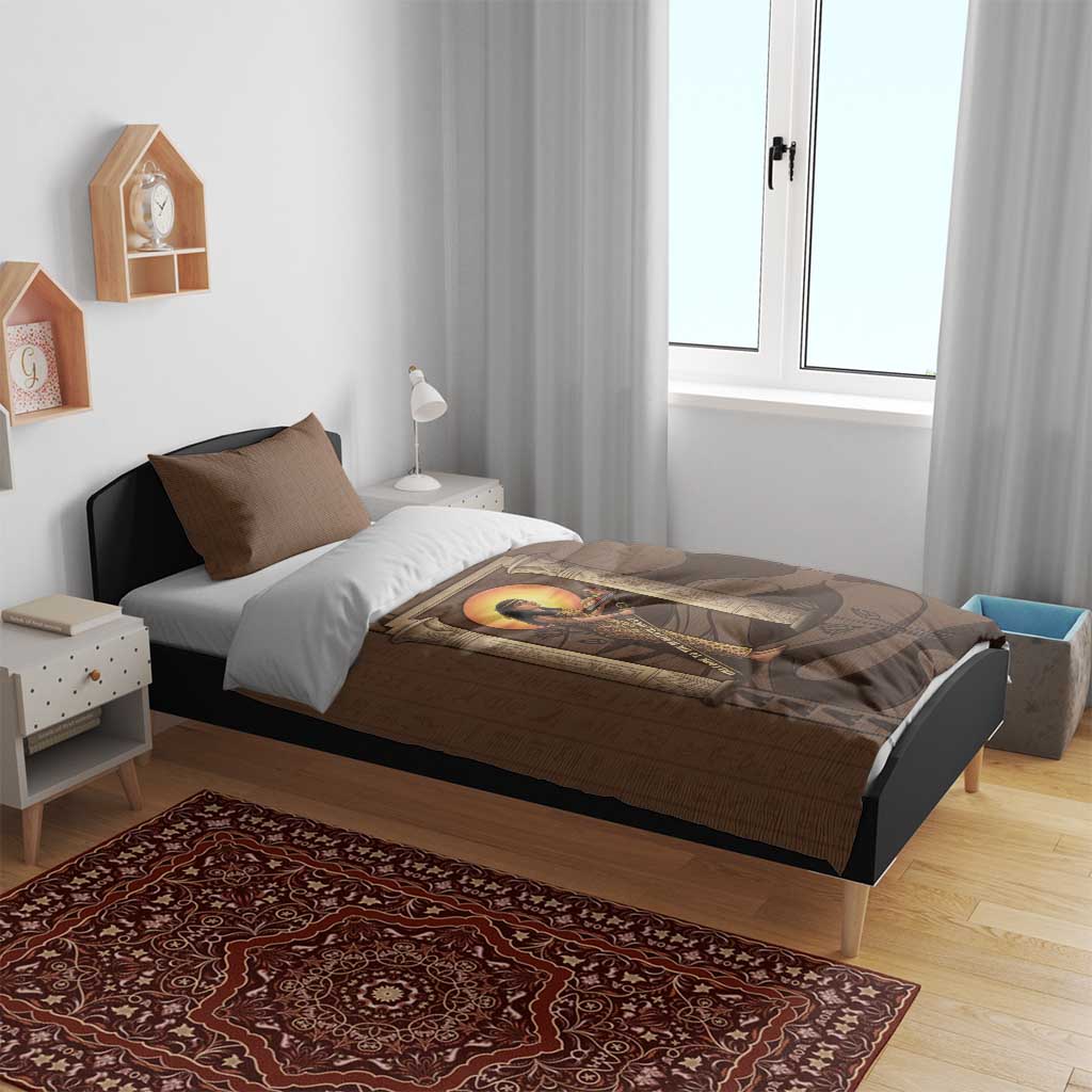 Imenet Sunlit Temple Columns Bedding Set with Ancient Egyptian Offering Scene