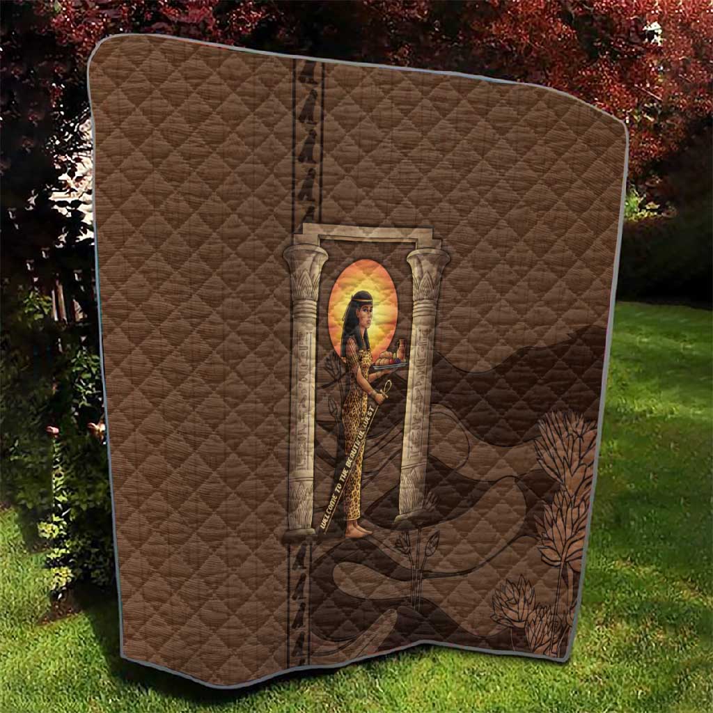 Imenet Sunlit Temple Columns Quilt with Ancient Egyptian Offering Scene
