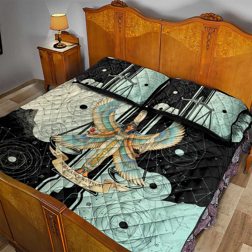 Ma’at Feather Egyptian Quilt Bed Set with Scales Symbolizing Truth and Cosmic Balance