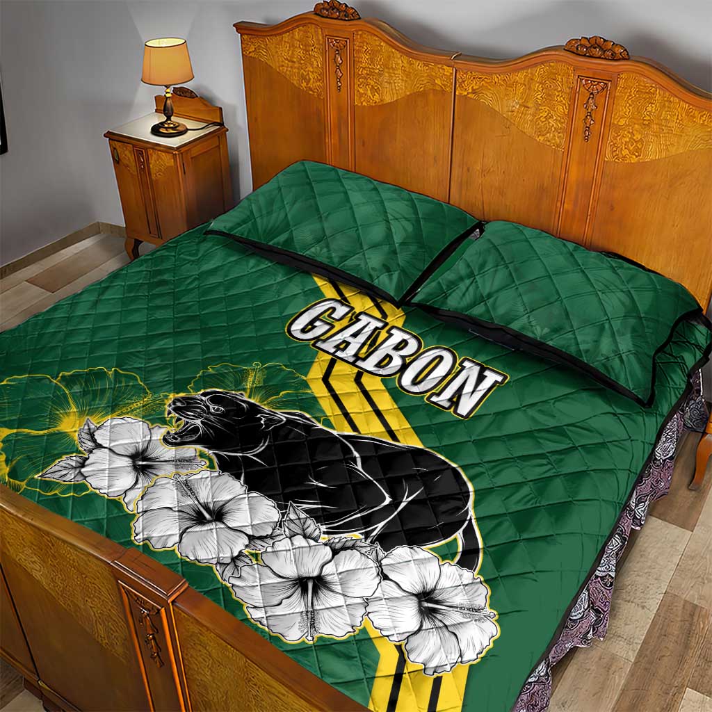 Gabon Quilt Bed Set - Black Panther Graphic and Hibiscus Flower Design in National Colors