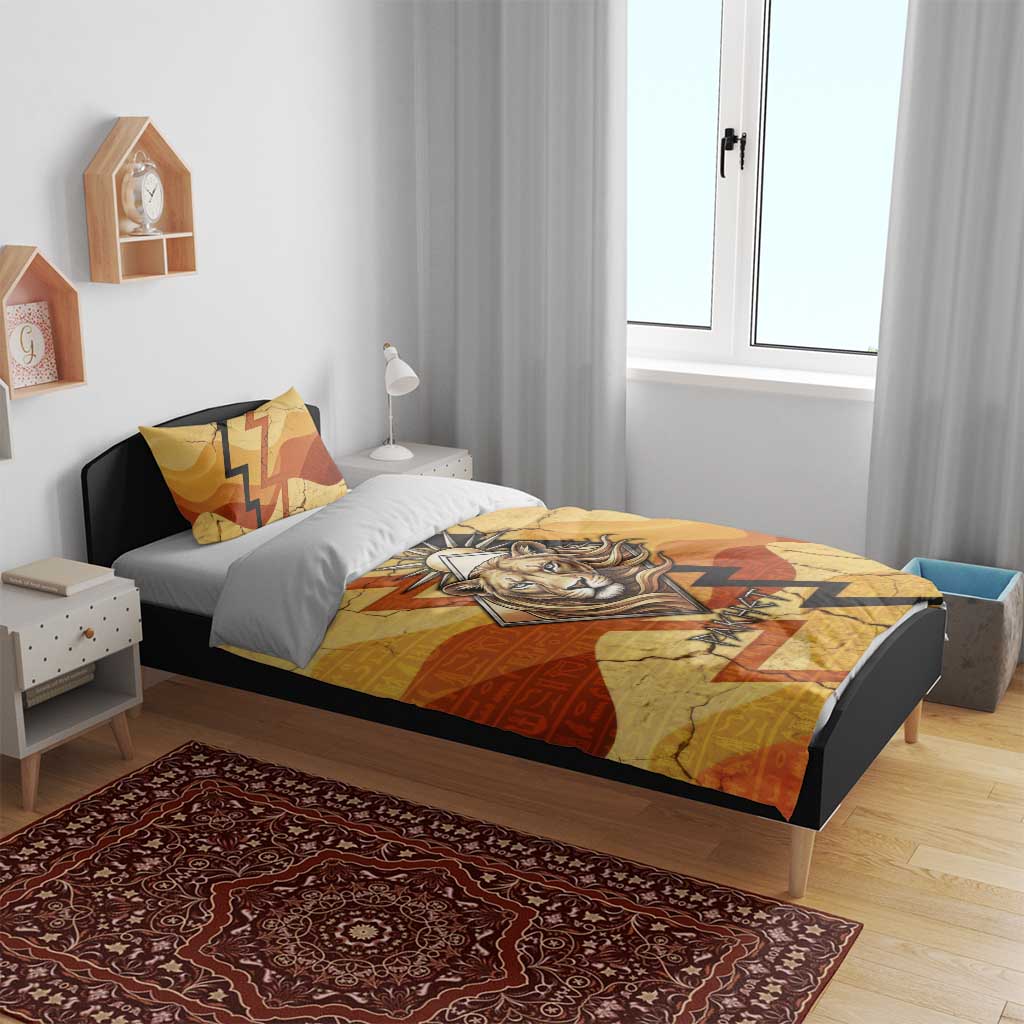 Pakhet Lion Head Bedding Set with Claw Marks in Fiery Ancient Egyptian Motif