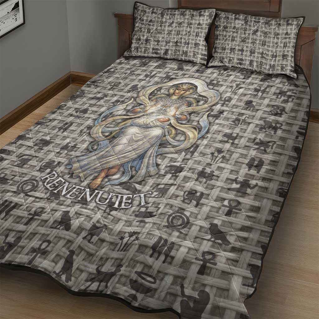 Renenutet Quilt Bed Set with Bread Ring and Eye of Horus in Egyptian Nourishment