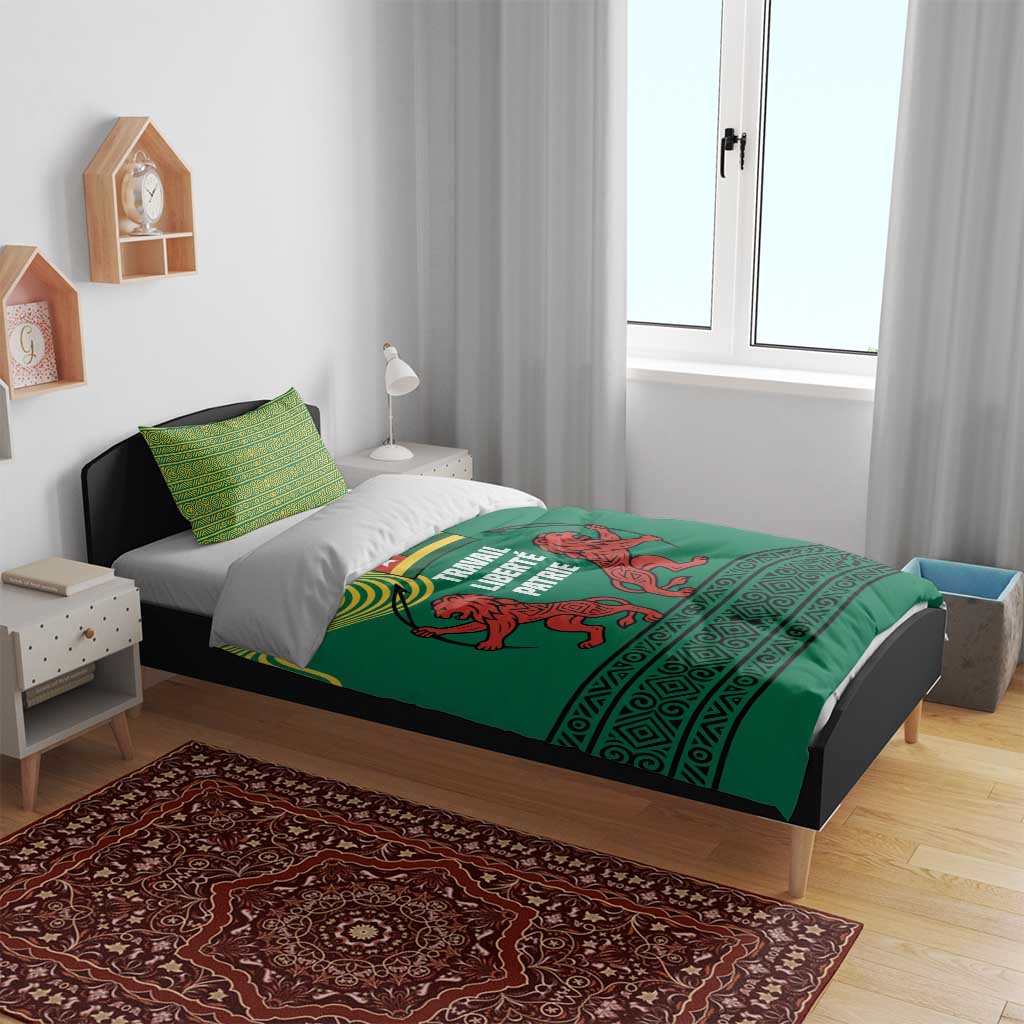 Togo Bedding Set - Red Twin Lions and Travail Liberté Patrie Slogan
