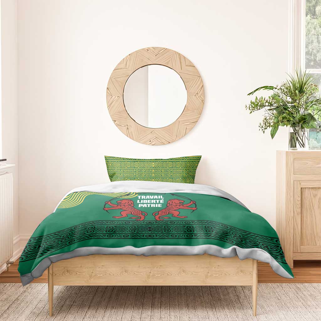 Togo Bedding Set - Red Twin Lions and Travail Liberté Patrie Slogan