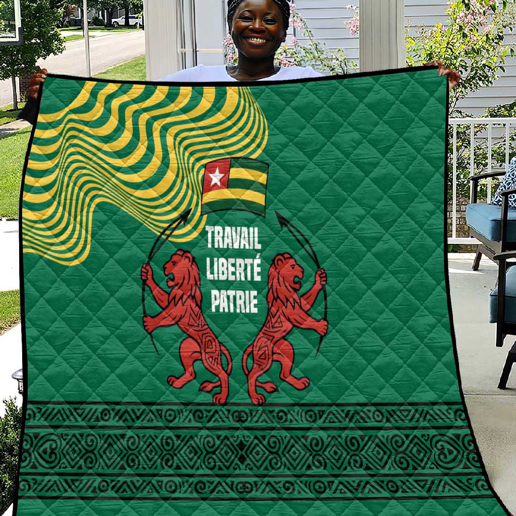 Togo Quilt - Red Twin Lions and Travail Liberté Patrie Slogan