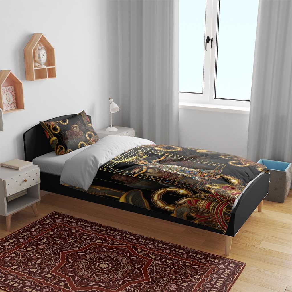 Serket Ancient Egyptian Bedding Set with Canopic Jars and Scorpion Motif in Protection