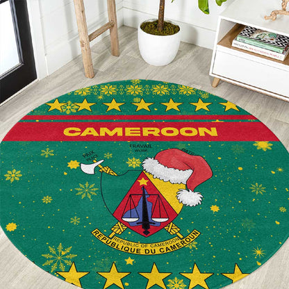 Cameroon Christmas Round Carpet Coat of Arms Santa Hat and Stars Motif - African Pride