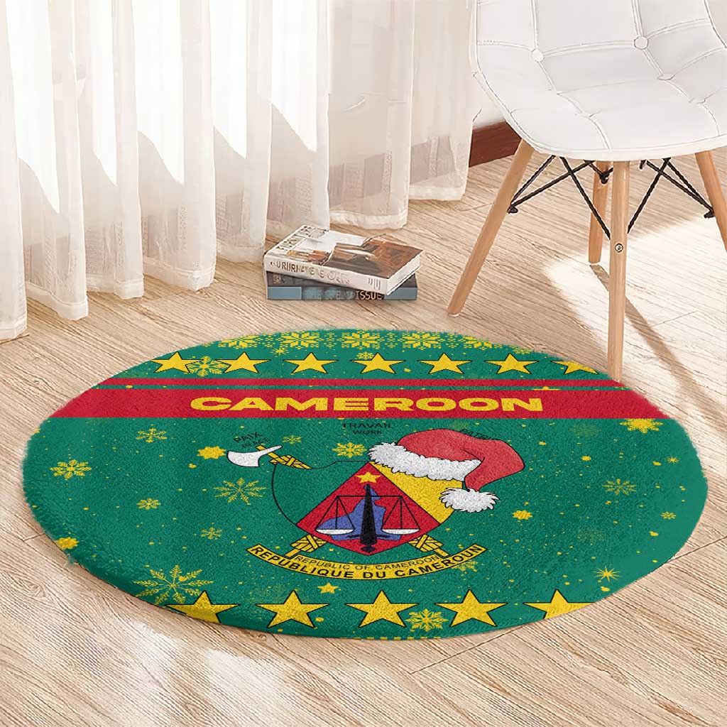 Cameroon Christmas Round Carpet Coat of Arms Santa Hat and Stars Motif - African Pride