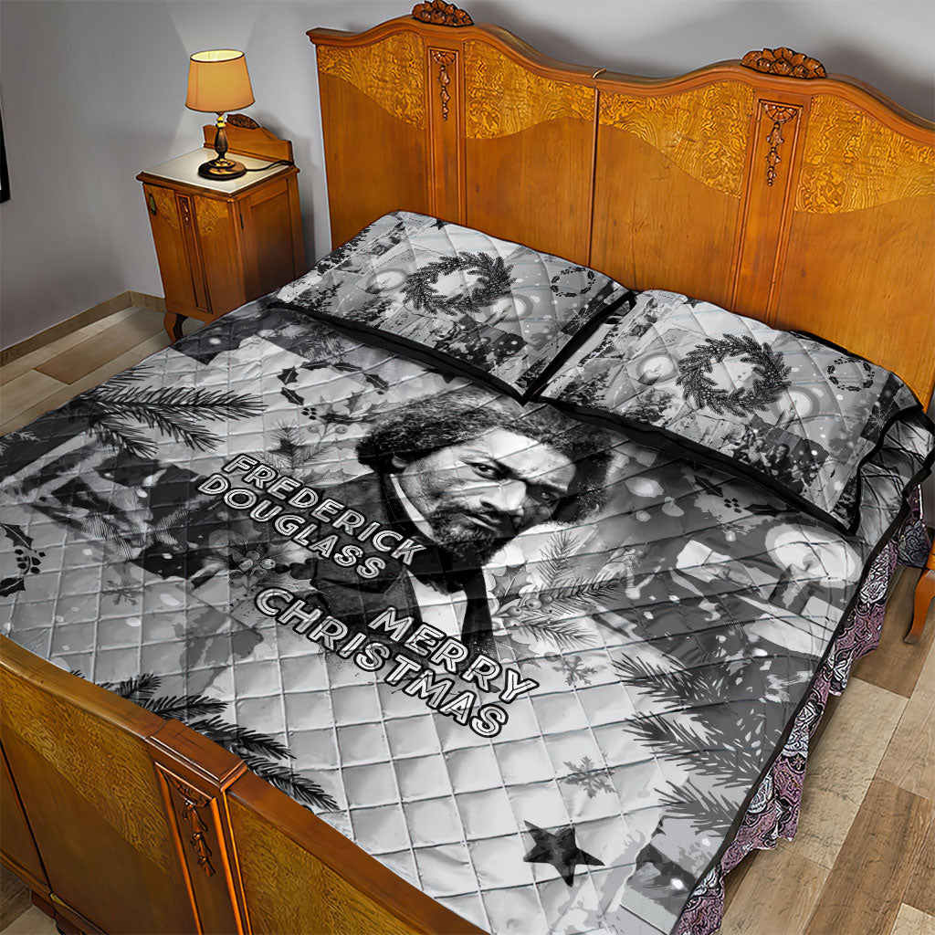 Frederick Douglass Christmas Quilt Bed Set Vintage Portrait Vintage Newspaper Collage Liberty Bell