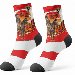 Isom Dart Outlaw Of The Green River Browns Park Crew Socks Vintage Western Black Cowboy Skull Desert Sunset