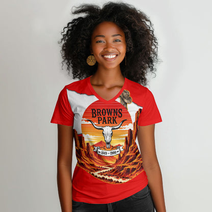 Isom Dart Outlaw Of The Green River Browns Park Women V-Neck T-Shirt Vintage Western Black Cowboy Skull Desert Sunset