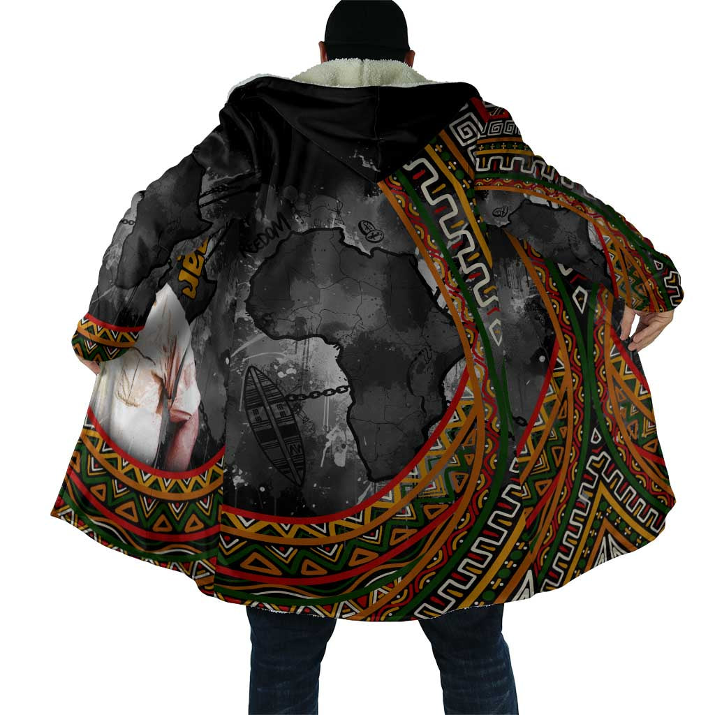 Amilcar Cabral Cloak African Map with Chains Freedom Theme Revolutionary Liberation Tribute - African Pride