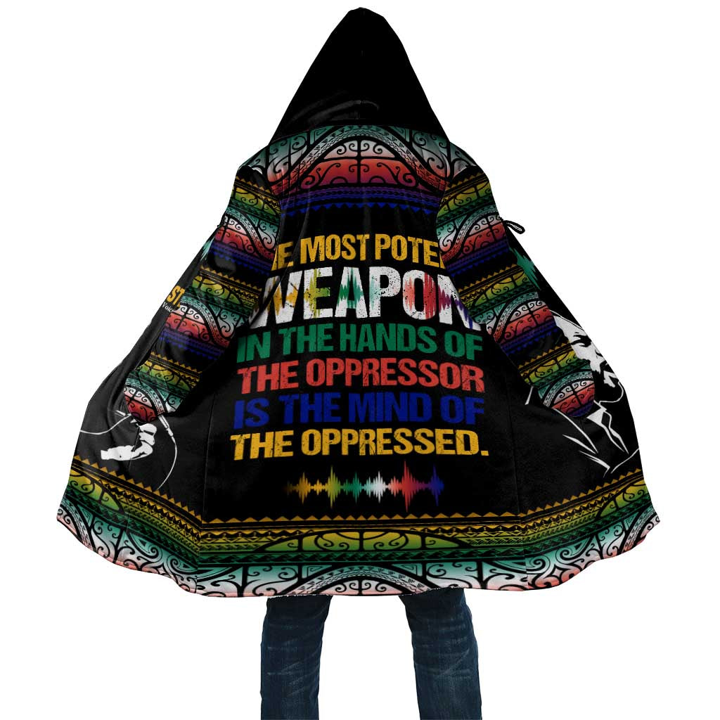 Steve Biko Cloak with Microphone Portrait, Black Consciousness Quote and Vibrant Ethnic Wave - African Pride
