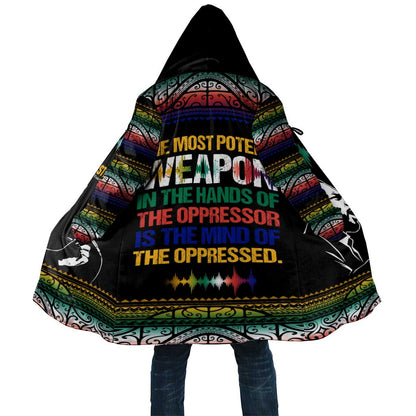 Steve Biko Cloak with Microphone Portrait, Black Consciousness Quote and Vibrant Ethnic Wave - African Pride