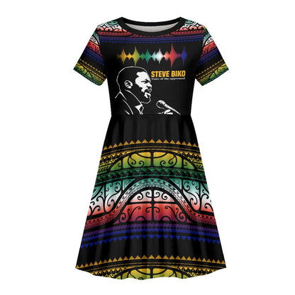 Steve Biko Kid Short Sleeve Dress with Microphone Portrait, Black Consciousness Quote and Vibrant Ethnic Wave - African Pride