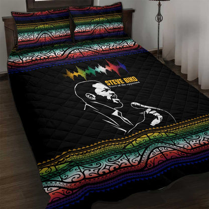 Steve Biko Quilt Bed Set with Microphone Portrait, Black Consciousness Quote and Vibrant Ethnic Wave - African Pride