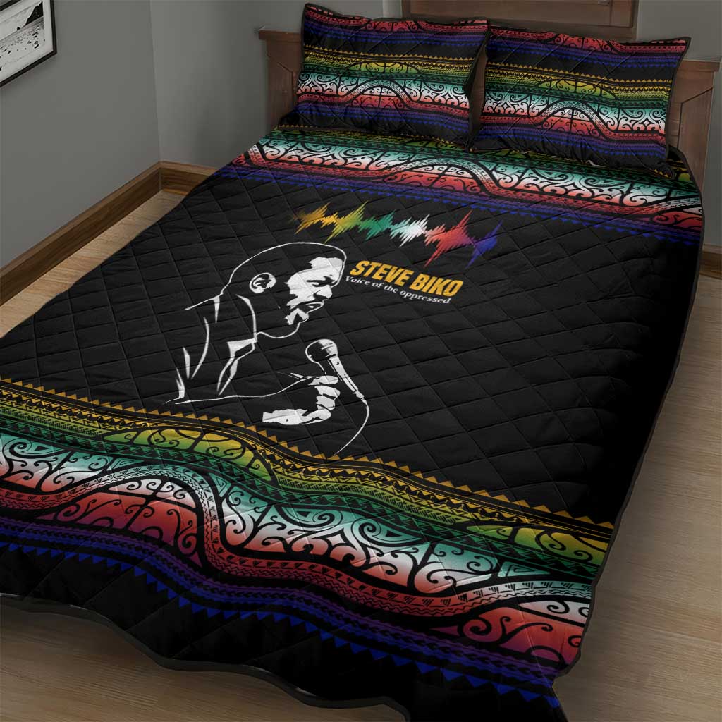 Steve Biko Quilt Bed Set with Microphone Portrait, Black Consciousness Quote and Vibrant Ethnic Wave - African Pride