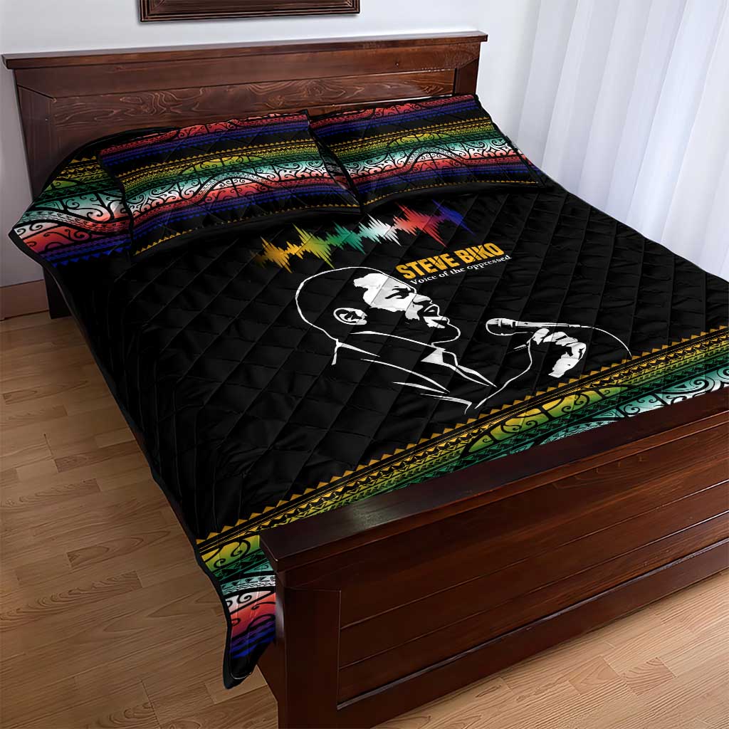 Steve Biko Quilt Bed Set with Microphone Portrait, Black Consciousness Quote and Vibrant Ethnic Wave - African Pride