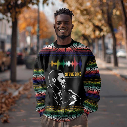 Steve Biko Sweatshirt with Microphone Portrait, Black Consciousness Quote and Vibrant Ethnic Wave - African Pride