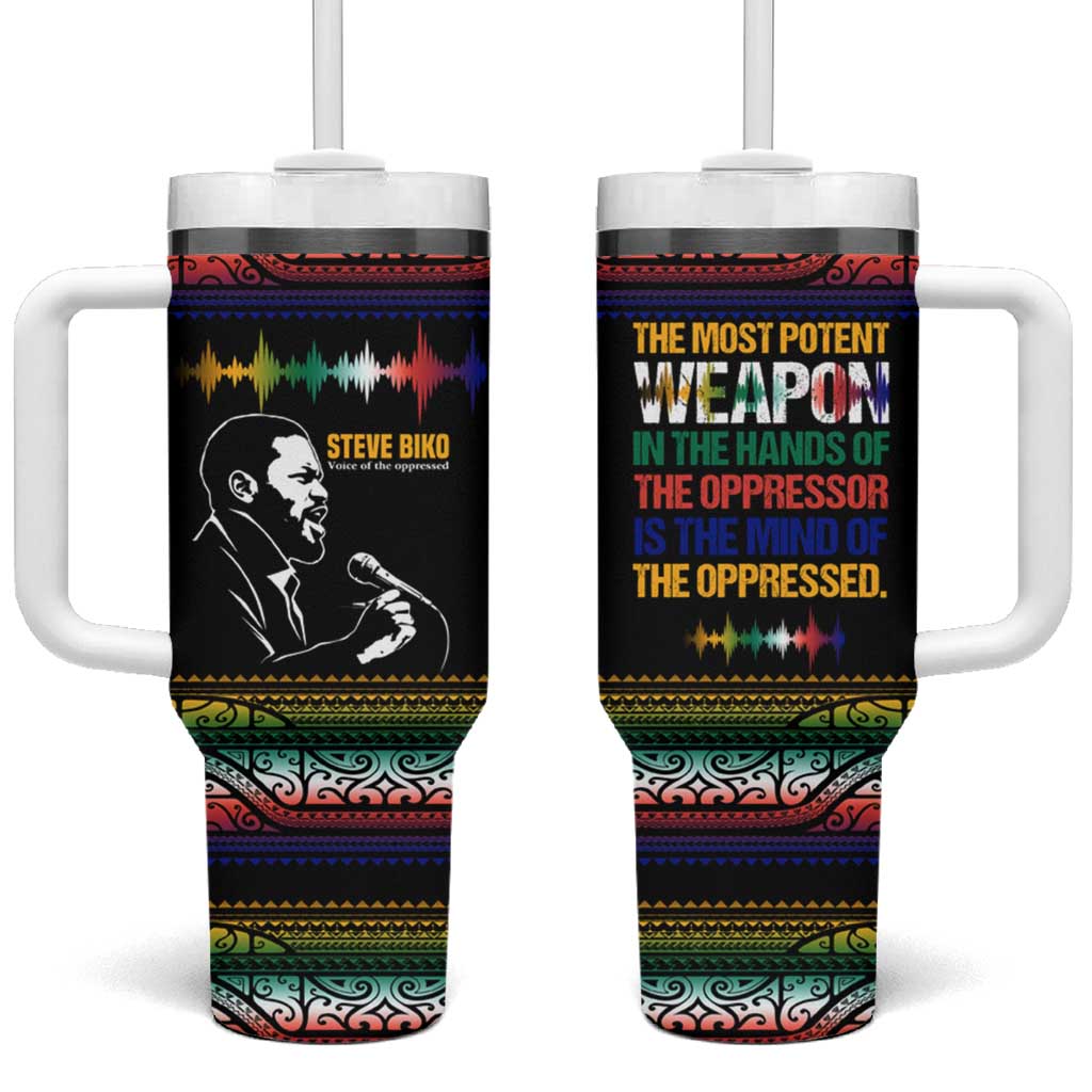 Steve Biko Tumbler With Handle with Microphone Portrait, Black Consciousness Quote and Vibrant Ethnic Wave - African Pride