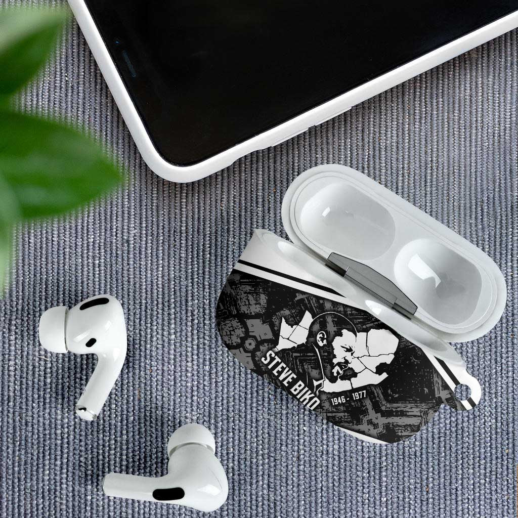 Steve Biko AirPods Case with Monochrome Portrait, Ideas Do Not Die Quote - African Pride