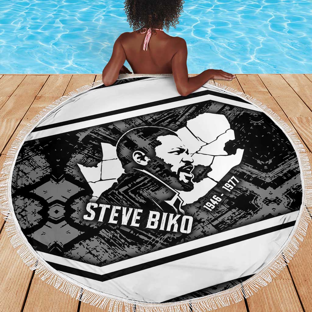 Steve Biko Beach Blanket with Monochrome Portrait, Ideas Do Not Die Quote - African Pride