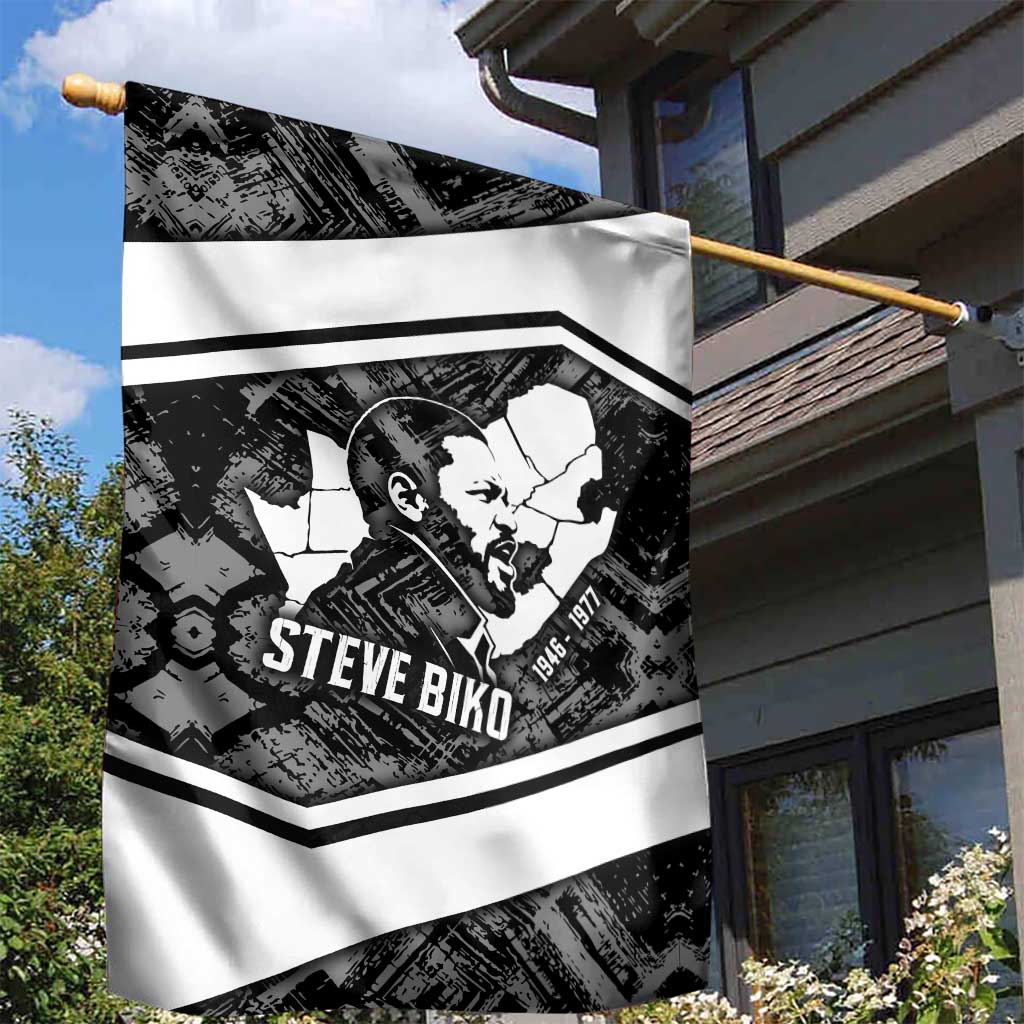 Steve Biko Garden Flag with Monochrome Portrait, Ideas Do Not Die Quote - African Pride