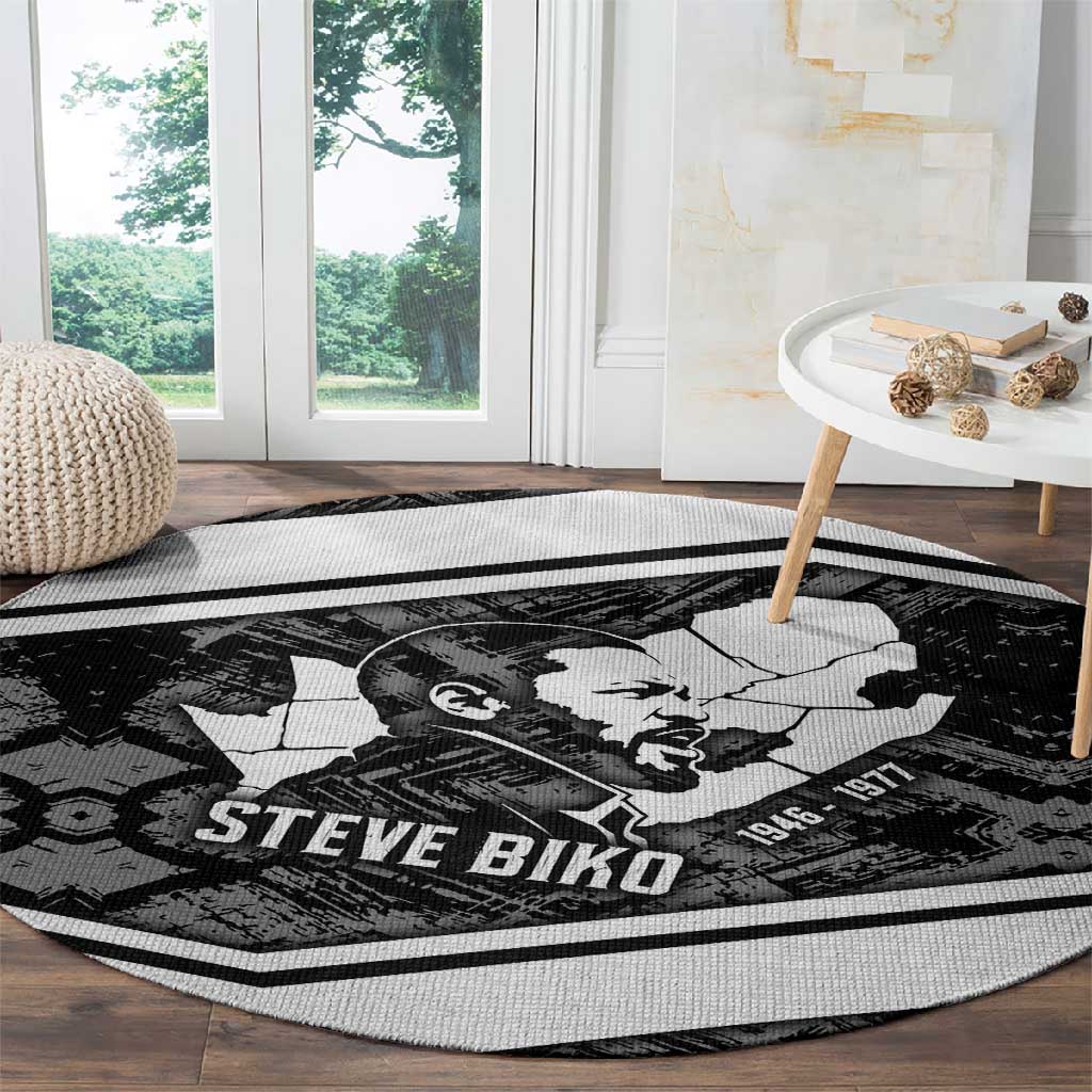 Steve Biko Round Carpet with Monochrome Portrait, Ideas Do Not Die Quote - African Pride
