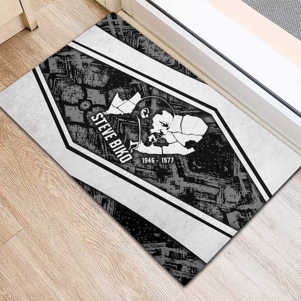 Steve Biko Rubber Doormat with Monochrome Portrait, Ideas Do Not Die Quote - African Pride